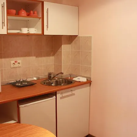 Hotel Good Eiropa Economy